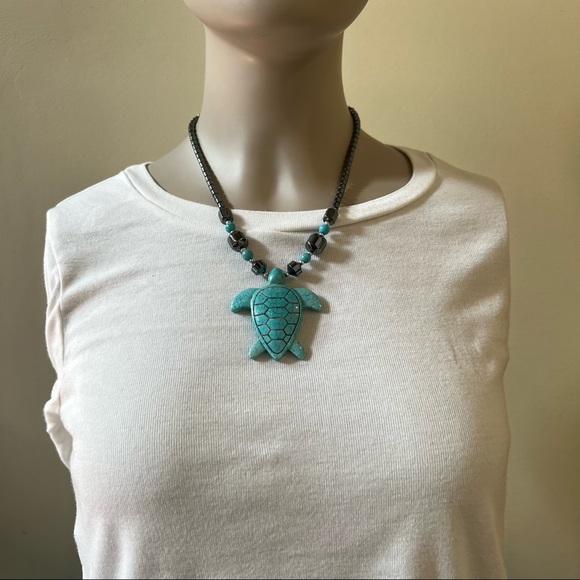 🐢Healing hematite bead & turquoise turtle pendant necklace - Picture 3 of 8